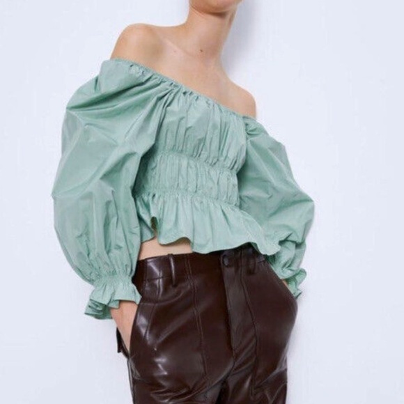 Zara Tops - Zara Taffeta Puff Sleeve Blousee Light‎ Green XS
